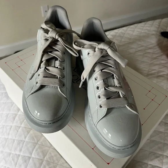 Alexander McQueen silver metallic sneakers - Picture 9 of 10